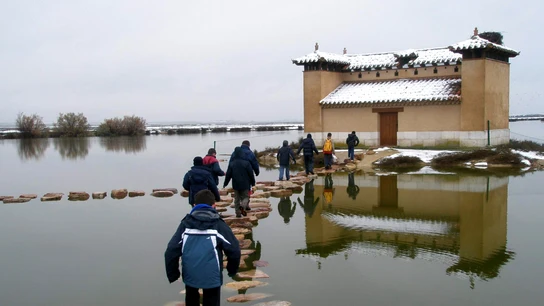 Un grupo de escolares en una visita a las Lagunas de Villafáfila en invierno Un grupo de escolares en una visita a las Lagunas de Villafáfila en invierno