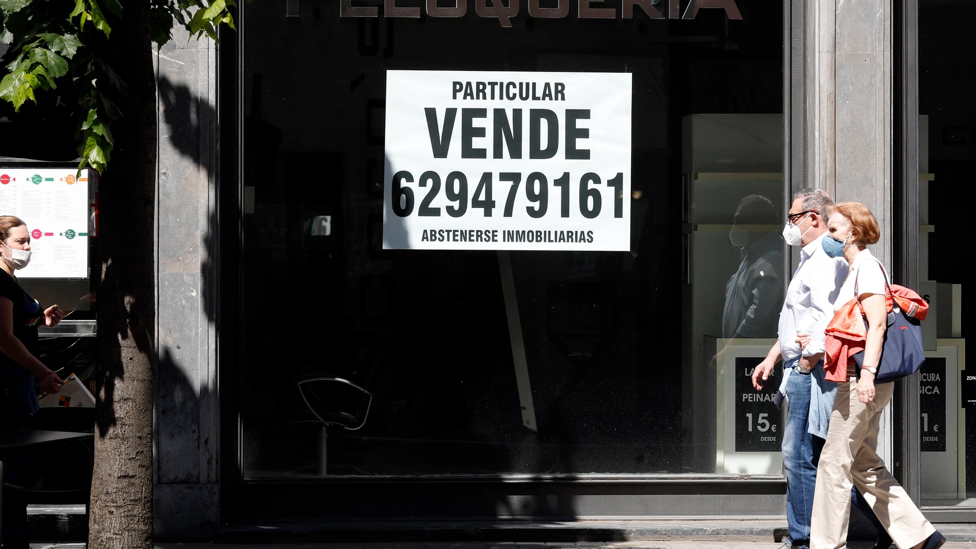 Un local comercial en venta en Bilbao, debido a las crisis social y económica derivada del covid 19.