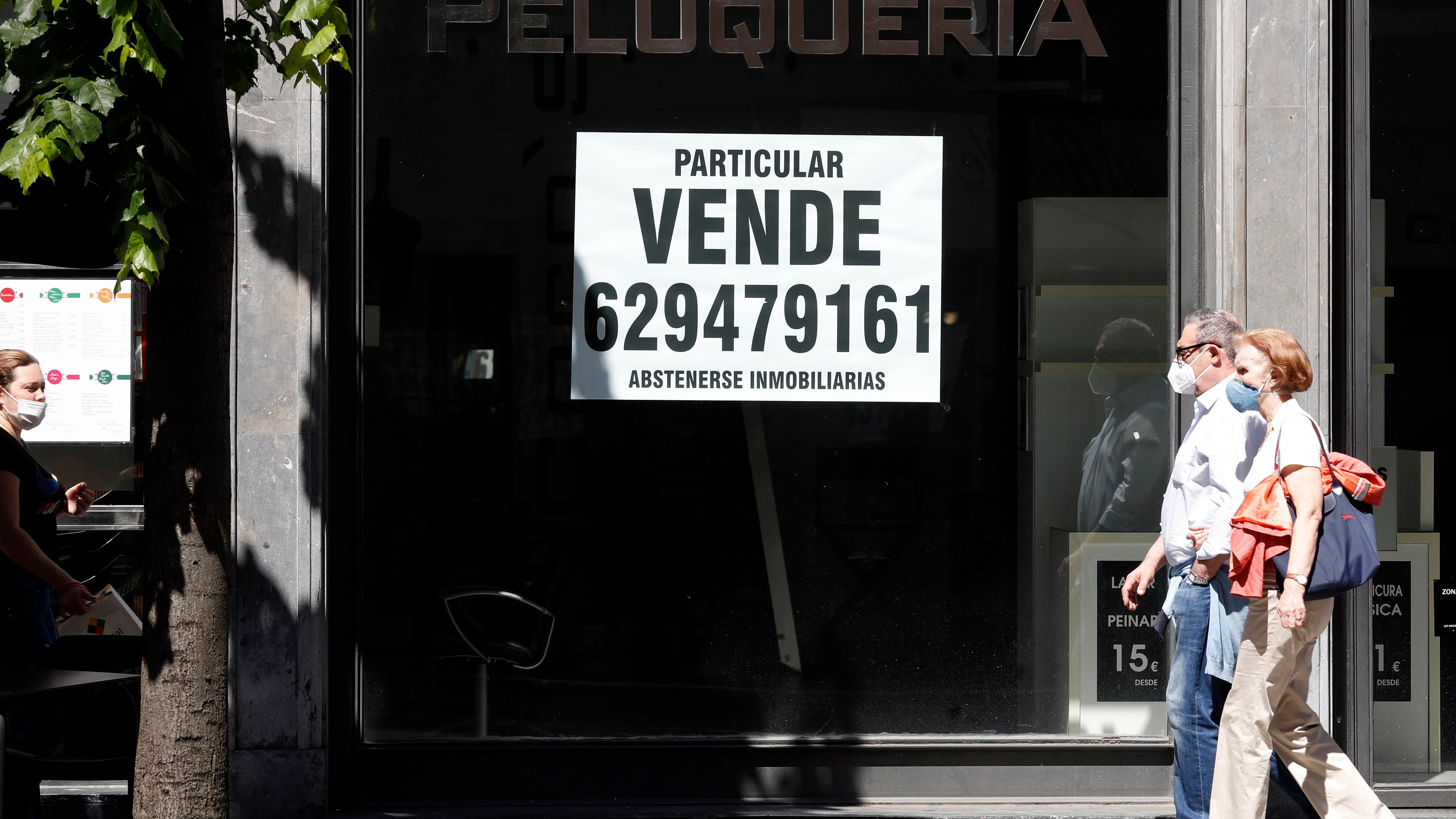 Un local comercial en venta en Bilbao, debido a las crisis social y económica derivada del covid 19.