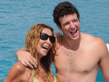 Imagen de archivo de Ana Obregón con su hijo en Mallorca Imagen de archivo de Ana Obregón con su hijo en Mallorca