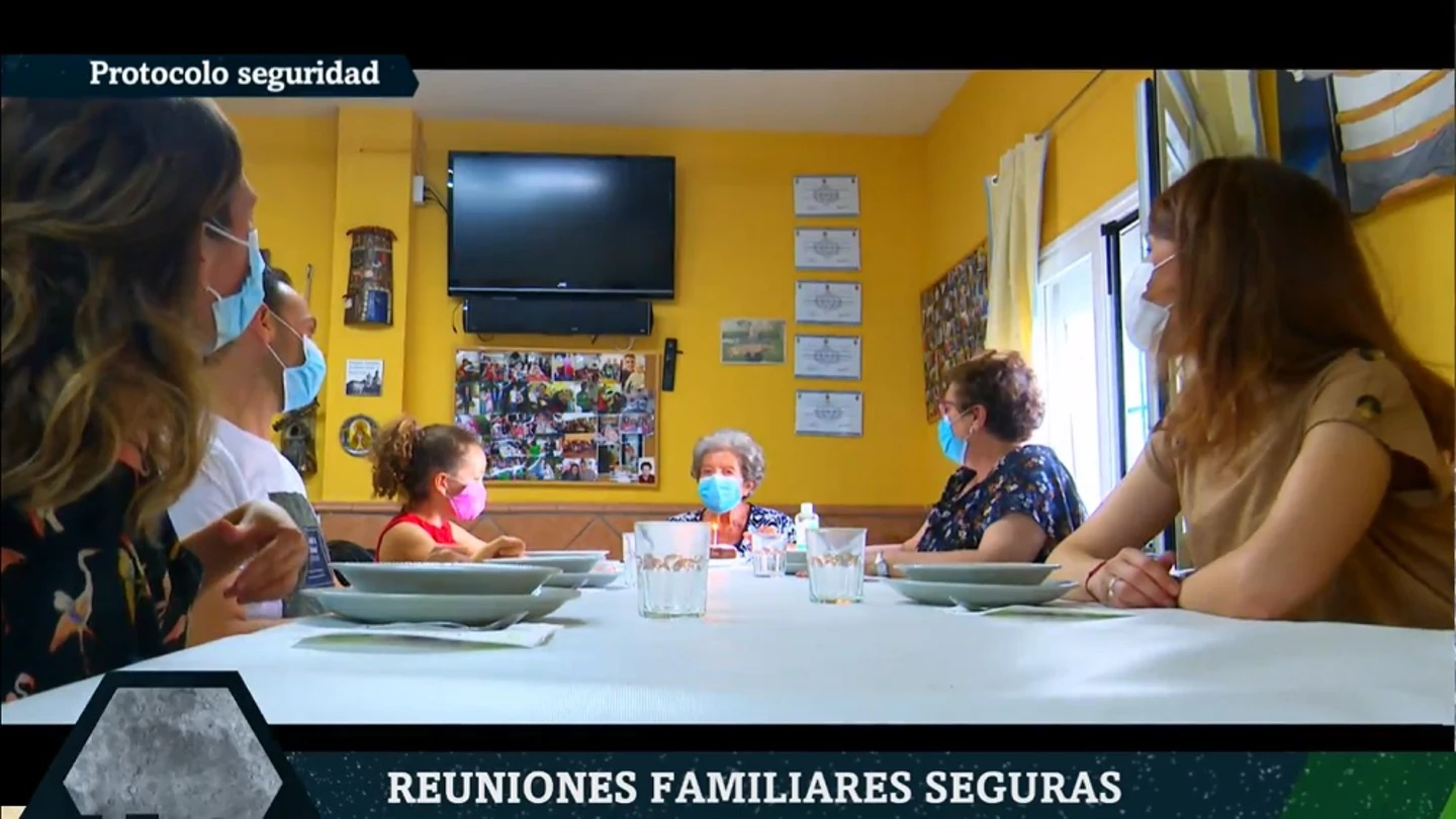 Imagen de una reunión familiar segura Imagen de una reunión familiar segura