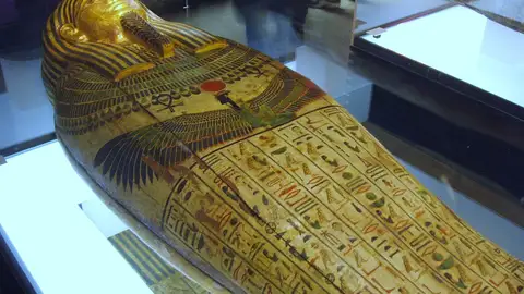 Sarcófago de Taremetchenbastet Sarcófago de Taremetchenbastet