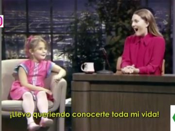 La divertida entrevista de Drew Barrymore a sí misma con siete años: "¡Llevo toda la vida queriendo conocerte!" La divertida entrevista de Drew Barrymore a sí misma con siete años: "¡Llevo toda la vida queriendo conocerte!"