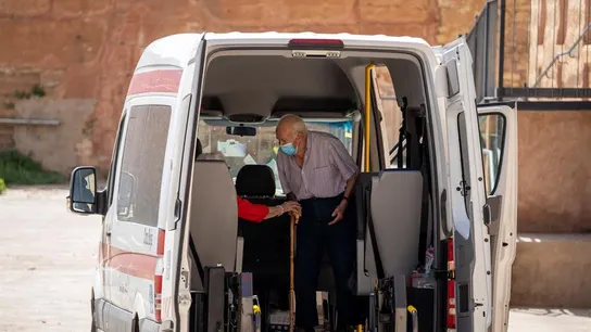 Residentes de la residencia de Burbáguena son trasladados tras registrar un brote Residentes de la residencia de Burbáguena son trasladados tras registrar un brote