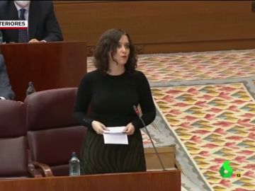 Vídeo manipulado - El recital de Ayuso en plena Asamblea de Madrid: "Les voy a leer un poema" Vídeo manipulado - El recital de Ayuso en plena Asamblea de Madrid: "Les voy a leer un poema"