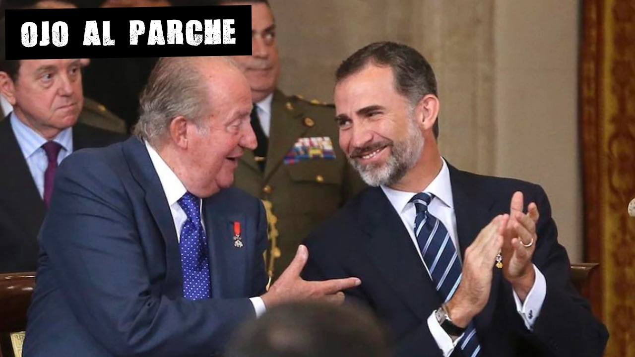 El rey emérito junto al rey Felipe VI