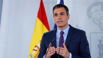 El presidente del Gobierno, Pedro Sánchez, este mediodía en el Palacio de la Moncloa.