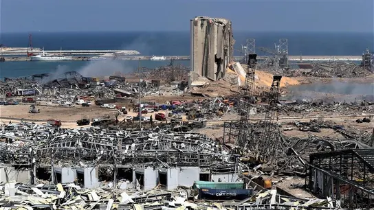 Vista general del estado en el que ha quedado el epicentro de la explosión. Vista general del estado en el que ha quedado el epicentro de la explosión.