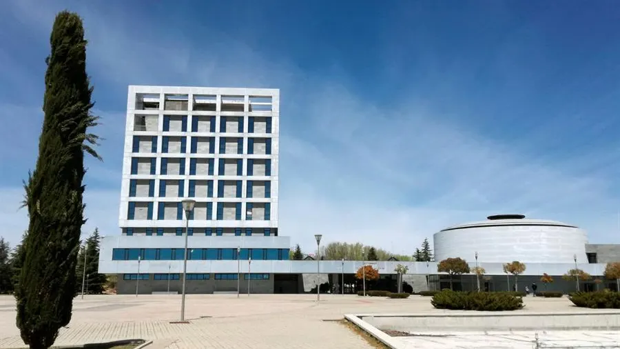 Exterior del edificio del rectorado de la Universidad rey Juan Carlos