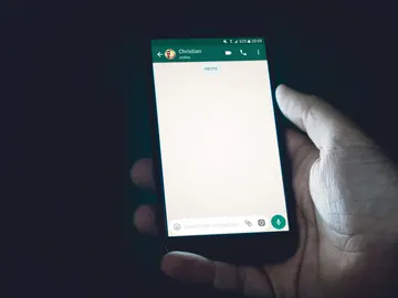 Móvil con WhatsApp Móvil con WhatsApp