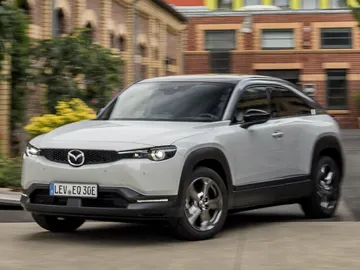 Mazda MX-30: eléctrico, pero ahora ya no tanto Mazda MX-30: eléctrico, pero ahora ya no tanto