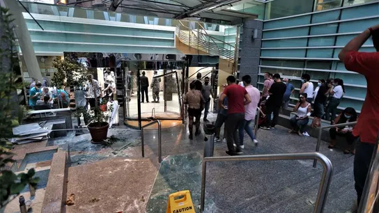 Vista del estado en el que ha quedado el hospital Najjar en el área de Al-Hamra Vista del estado en el que ha quedado el hospital Najjar en el área de Al-Hamra