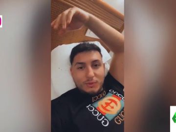 "Estáis locos, sois lo más falso de España": la bronca de Omar Montes a los reporteros que le esperaban en la puerta de su casa "Estáis locos, sois lo más falso de España": la bronca de Omar Montes a los reporteros que le esperaban en la puerta de su casa