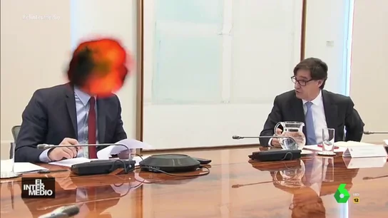 Vídeo manipulado - La efusiva clase de ciencia de Illa a Sánchez que hace explotar la cabeza del presidente Vídeo manipulado - La efusiva clase de ciencia de Illa a Sánchez que hace explotar la cabeza del presidente