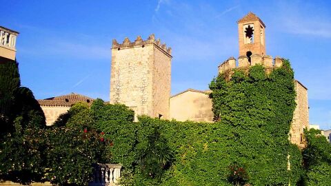 Torres en la Muralla del Pueblo Español