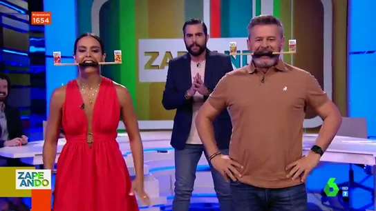 El duelo "a muerte" entre Cristina Pedroche y Miki Nadal que acaba 'humillando' al perdedor: "No me lo creo" El duelo "a muerte" entre Cristina Pedroche y Miki Nadal que acaba 'humillando' al perdedor: "No me lo creo"