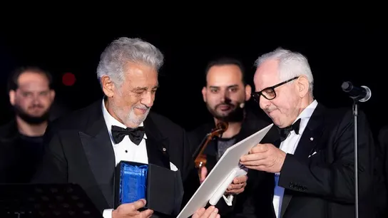 Plácido Domingo recibe un premio por su trayectoria en Austria Plácido Domingo recibe un premio por su trayectoria en Austria