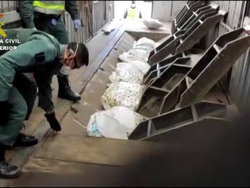 Guardia Civil encuentra droga en camiones tráiler Guardia Civil encuentra droga en camiones tráiler