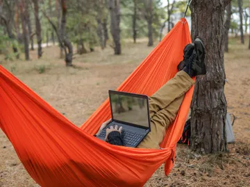 Teletrabajando en la naturaleza Teletrabajando en la naturaleza