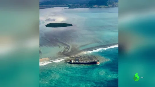 Un vertido de petróleo amenaza a la Isla de Mauricio: podría ser "la peor crisis mediambiental de la historia" Un vertido de petróleo amenaza a la Isla de Mauricio: podría ser "la peor crisis mediambiental de la historia"