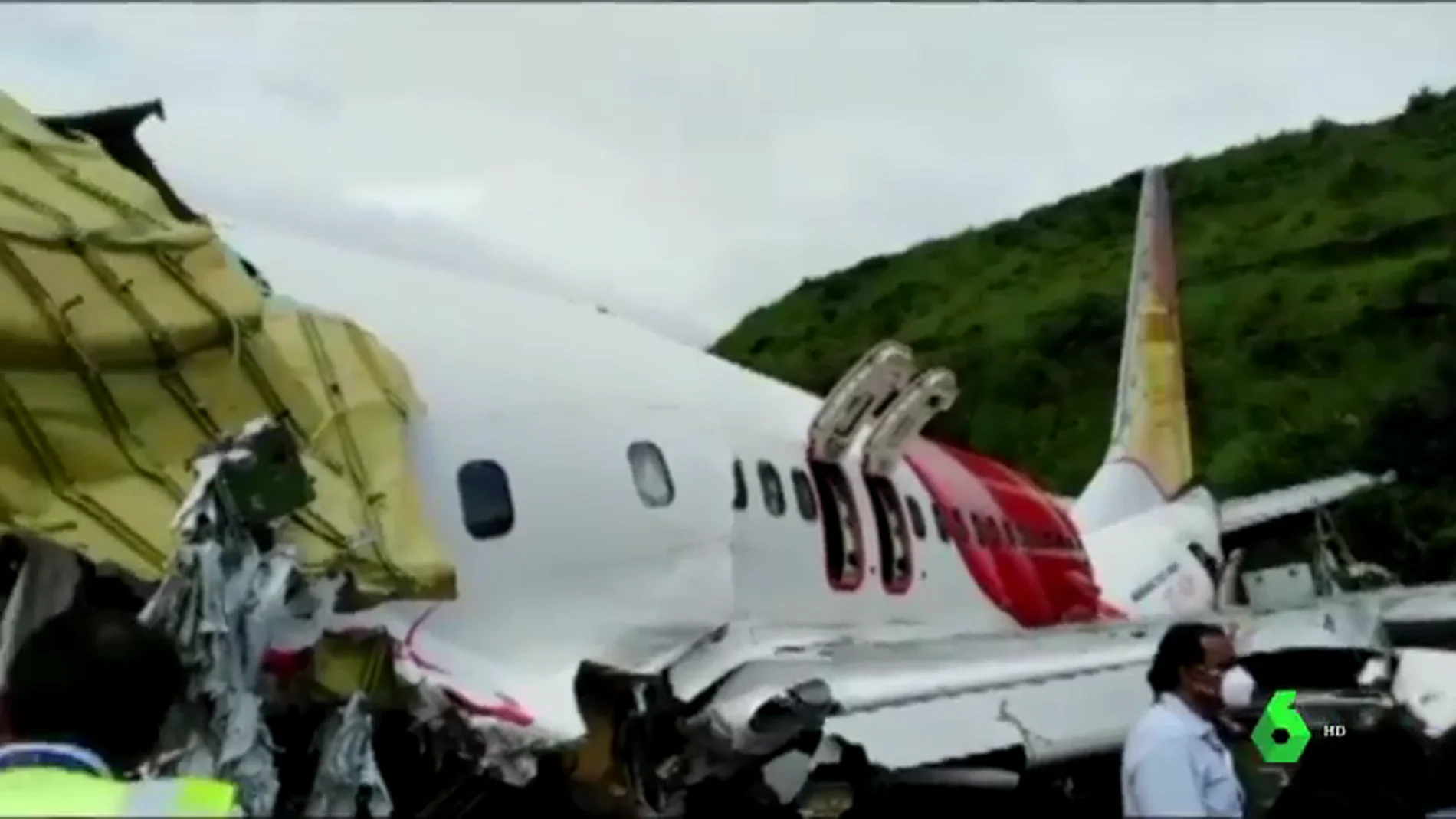 Hallan las cajas negras del avión estrellado con 18 fallecidos al suroeste de India