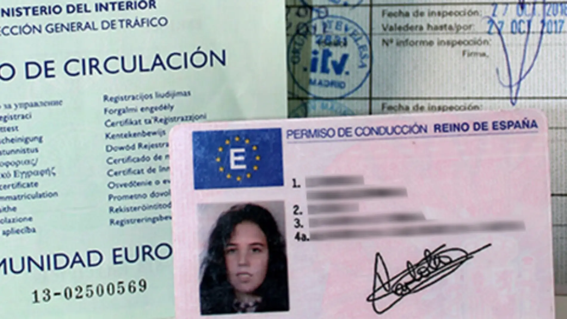 Tres cosas que no pueden faltar en tu coche desde ya si quieres que no te multe la DGT 2 Motor16 Documentación obligatoria