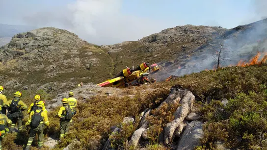 Un hidroavión se estrella en Ourense Un hidroavión se estrella en Ourense