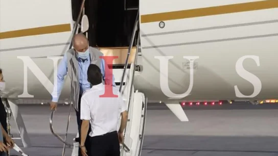 El rey Juan Carlos aterrizando en Abu Dabi El rey Juan Carlos aterrizando en Abu Dabi