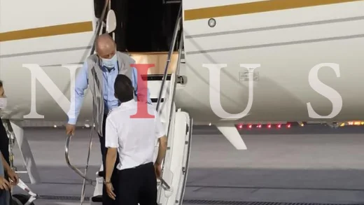 El rey Juan Carlos aterrizando en Abu Dabi
