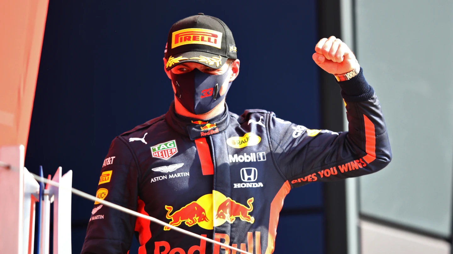 Max Verstappen celebra una victoria Max Verstappen celebra una victoria