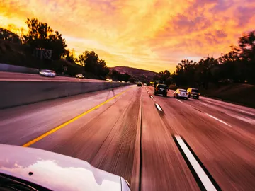 Las altas temperaturas del verano pueden afectar a la conducción Las altas temperaturas del verano pueden afectar a la conducción