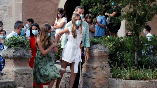 La infanta Sofía con muletas en Mallorca La infanta Sofía con muletas en Mallorca