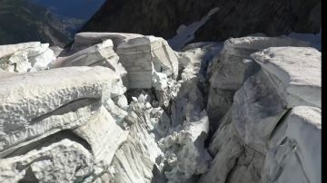 Desprendimiento del glaciar Tourtemagne, en Suiza.