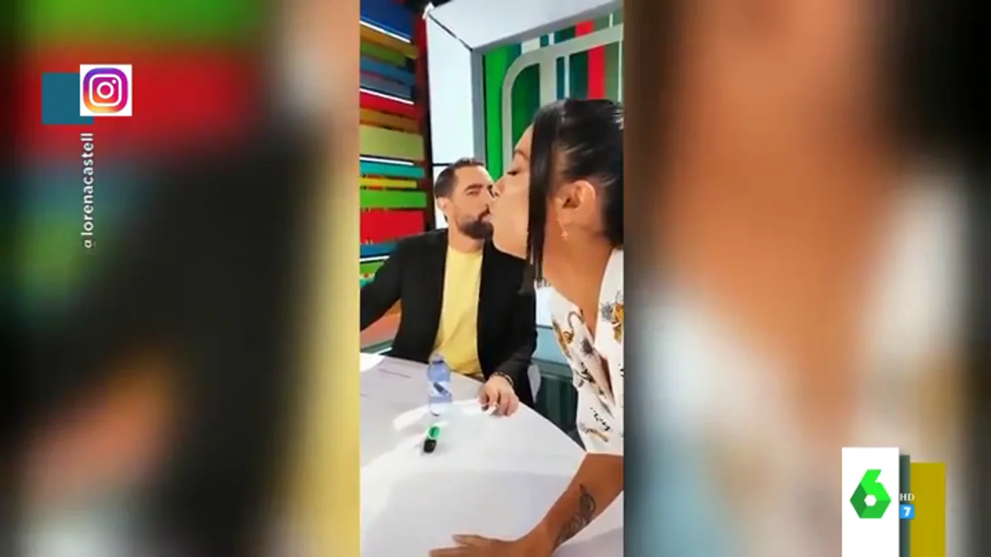 El beso de Lorena Castell y Dani Mateo fuera de cámaras en Zapeando: estos son los "entresijos" del programa El beso de Lorena Castell y Dani Mateo fuera de cámaras en Zapeando: estos son los "entresijos" del programa