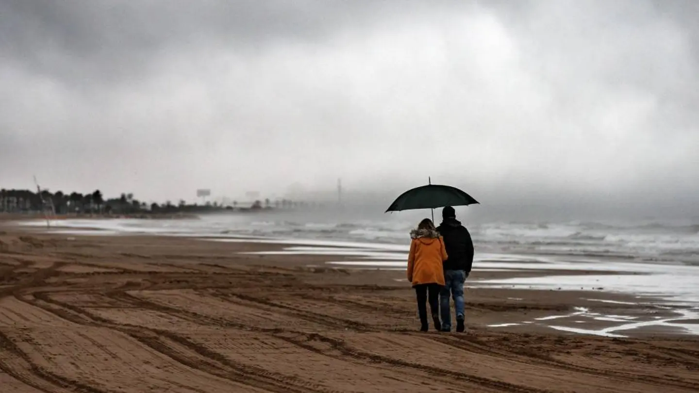 Una masa de aire polar bajará las temperaturas hasta diez grados en España Una masa de aire polar bajará las temperaturas hasta diez grados en España