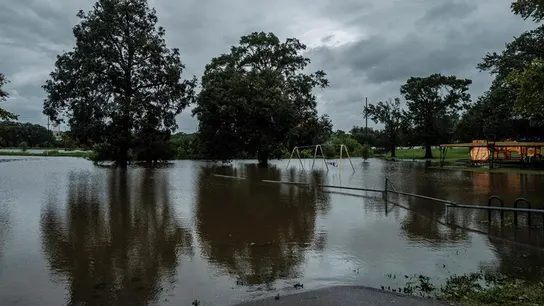 El huracán Laura, que se ha cobrado la vida de una menor en Luisiana, deja inundaciones en el estado. El huracán Laura, que se ha cobrado la vida de una menor en Luisiana, deja inundaciones en el estado.