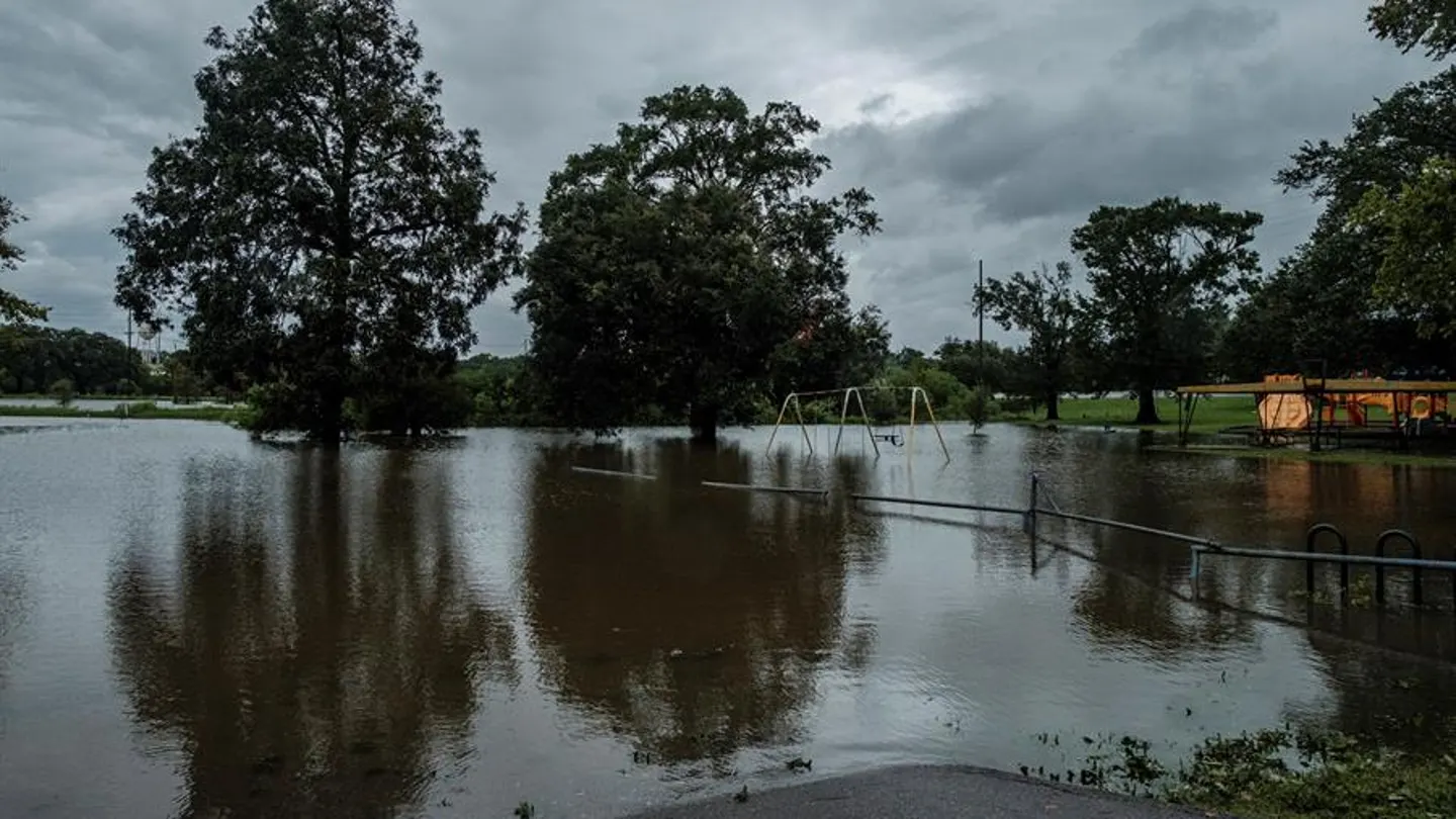 El huracán Laura, que se ha cobrado la vida de una menor en Luisiana, deja inundaciones en el estado. El huracán Laura, que se ha cobrado la vida de una menor en Luisiana, deja inundaciones en el estado.