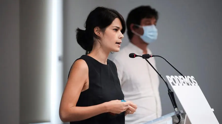 Isa Serra, portavoz de Unidas Podemos, durante una rueda de prensa.