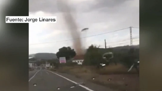 Imagen de un tornado en España en pleno mes de agosto Imagen de un tornado en España en pleno mes de agosto
