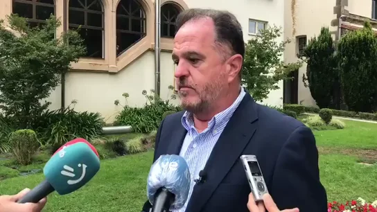 Iturgaiz: "El verdadero virus de Euskadi son los proetarras de Bildu que amenazan a la Guardia Civil" Iturgaiz: "El verdadero virus de Euskadi son los proetarras de Bildu que amenazan a la Guardia Civil"