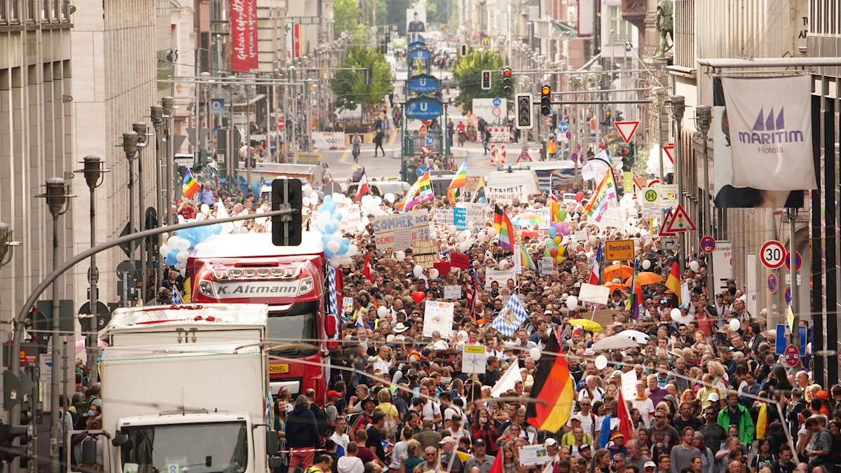 Manifestación contra las medidas frente al COVID-19 en Berlín