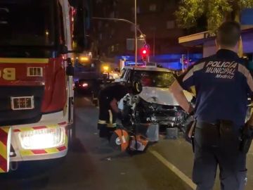 Imagen tras el accidente de un taxi en la calle Bravo Murillo de Madrid