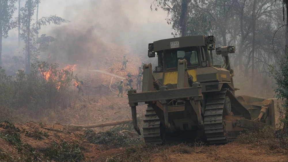 Imagen del incendio en Almonaster la Real