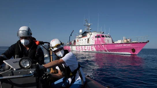 Imagen del Louis Michel, barco humanitario financiado por Banksy Imagen del Louis Michel, barco humanitario financiado por Banksy