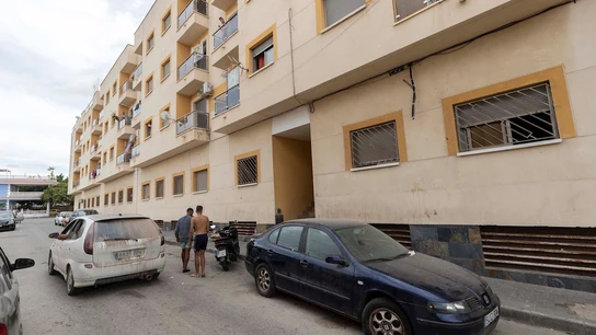 Edificio de Águilas (Murcia) donde un hombre ha asesinado a su mujer Edificio de Águilas (Murcia) donde un hombre ha asesinado a su mujer