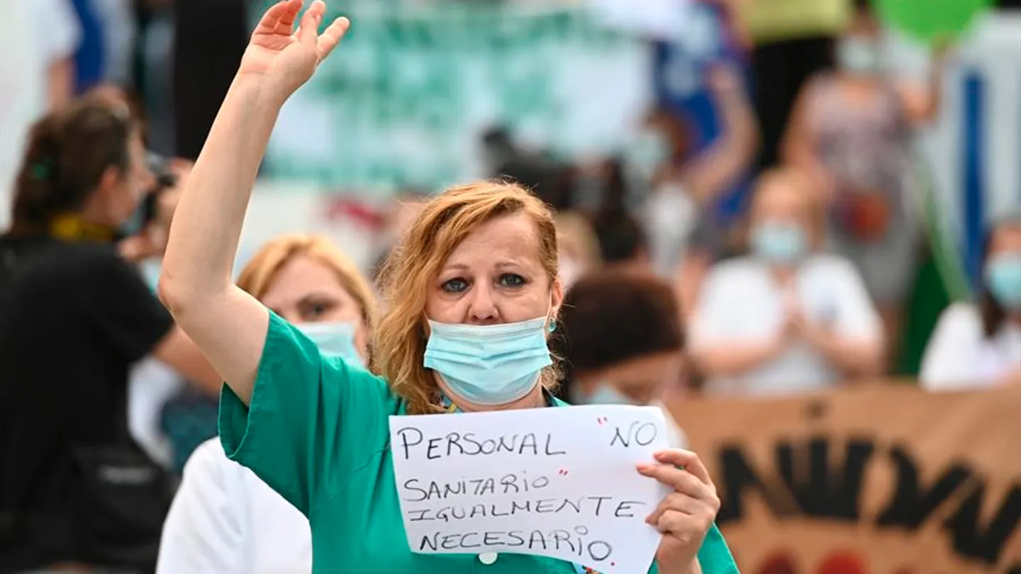 Miembros del personal sanitario participando en una concentración en Madrid Miembros del personal sanitario participando en una concentración en Madrid