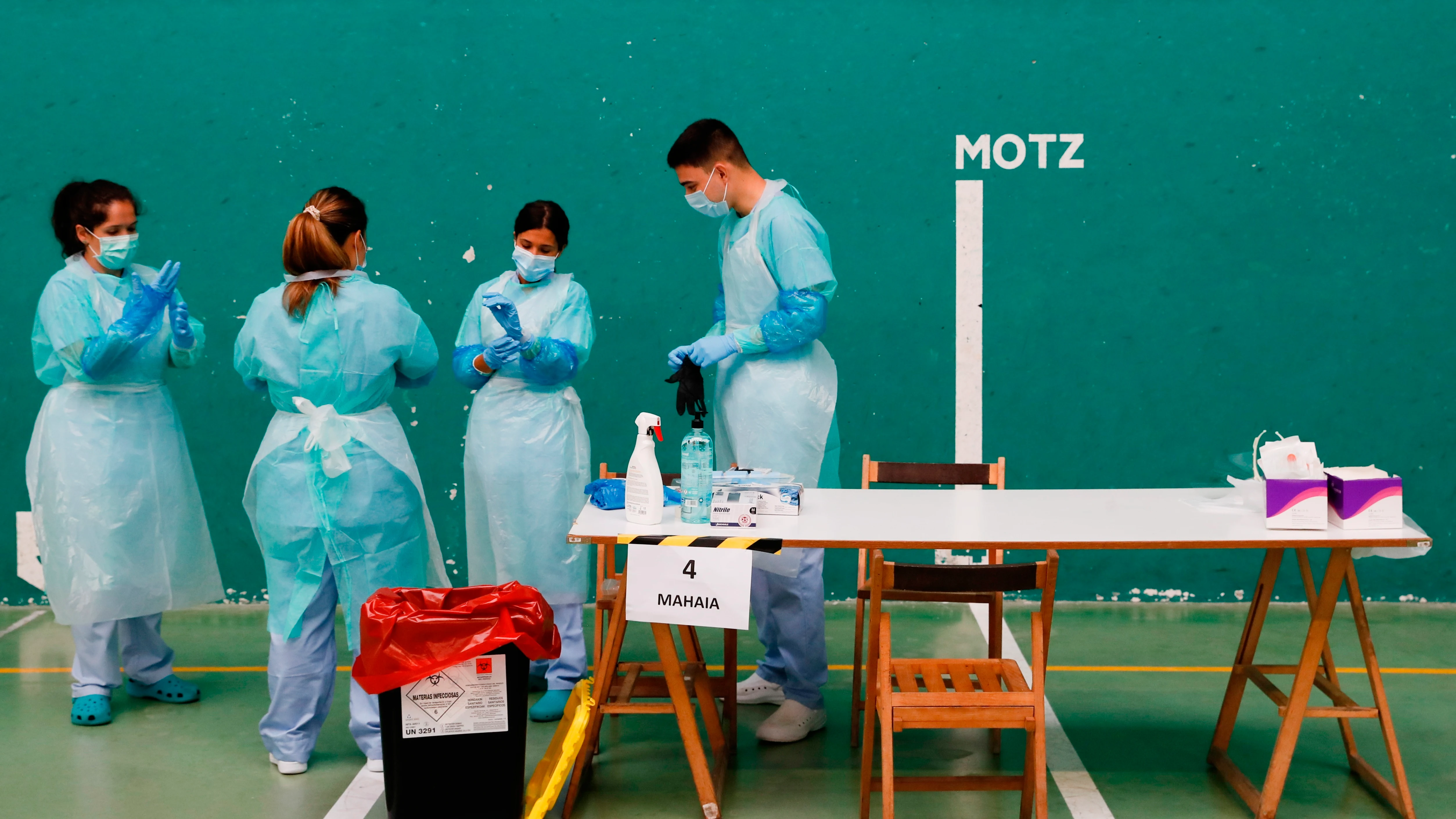 Sanitarios buscan controlar un posible brote de COVID-19 en Getaria (Guipúzcoa) Sanitarios buscan controlar un posible brote de COVID-19 en Getaria (Guipúzcoa)