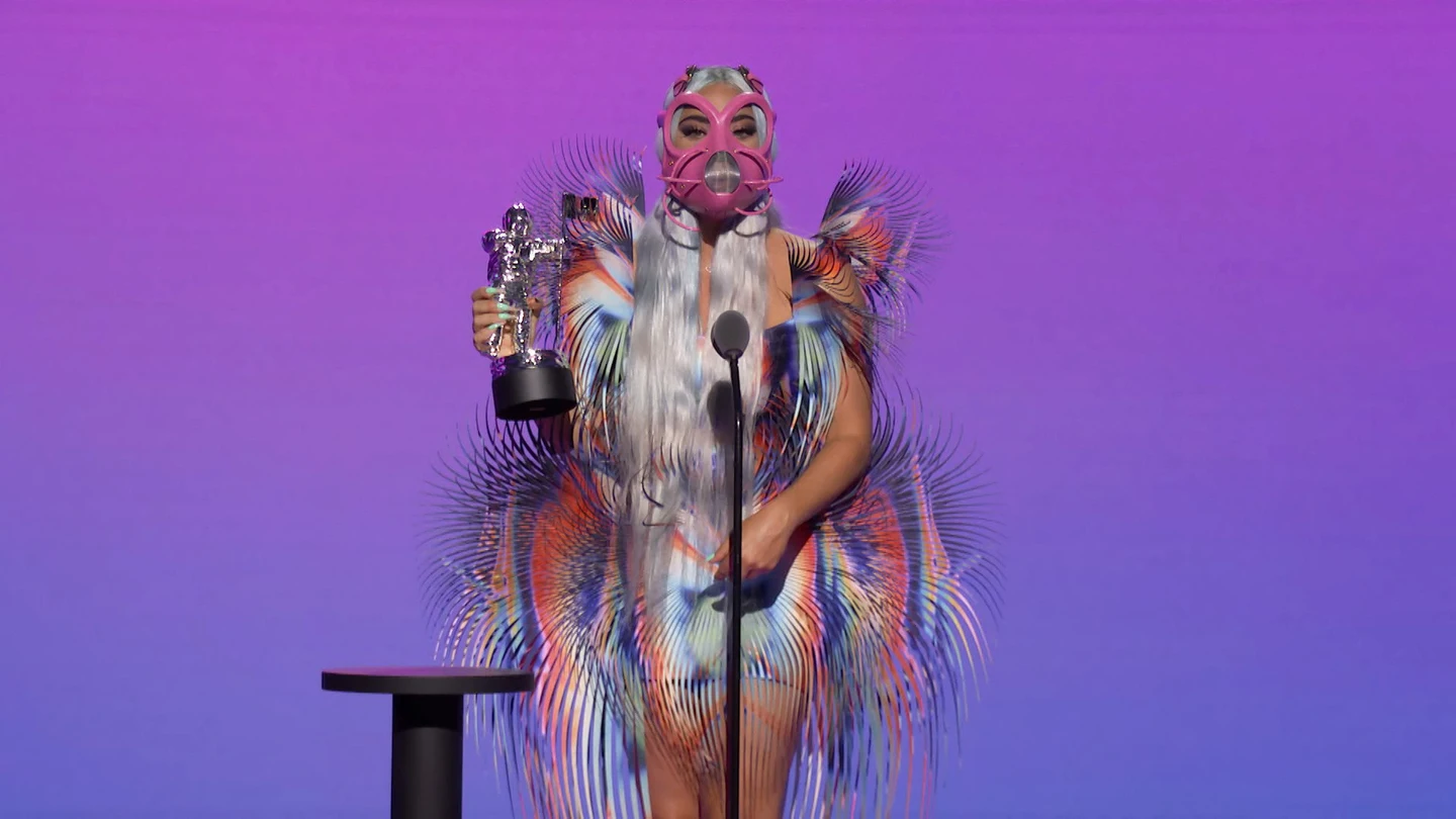 Lady Gaga se lleva cinco galardones en la noche de la MTV Lady Gaga se lleva cinco galardones en la noche de la MTV