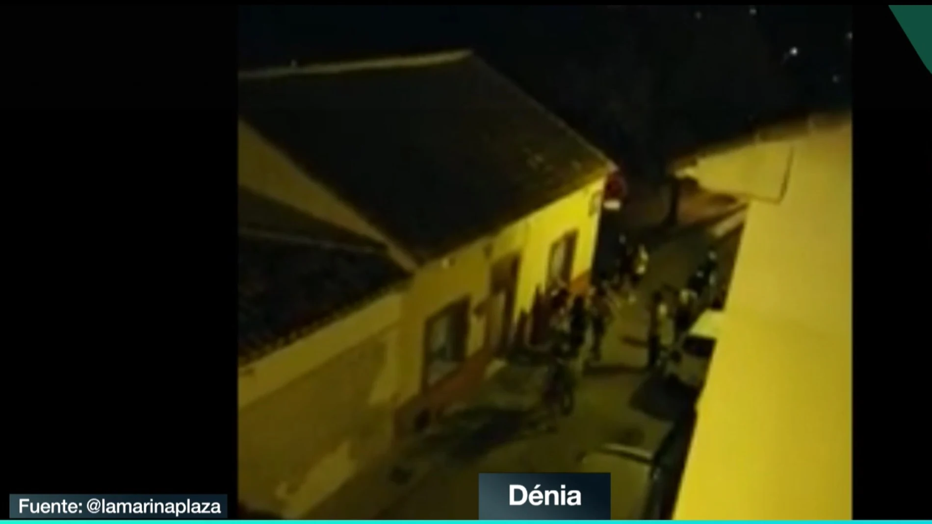 Una veintena de jóvenes intentan agredir a los vecinos del barrio Les Roques, en Dénia.