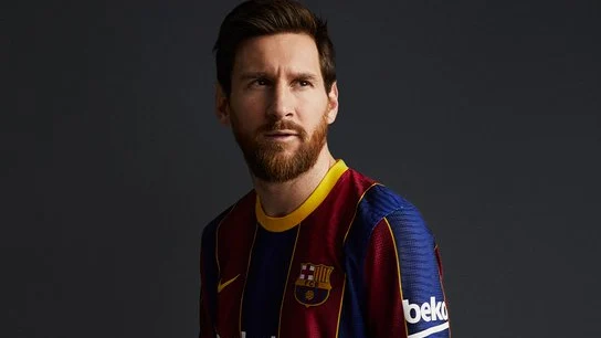 Lionel Messi, con la nueva camiseta del Barcelona Lionel Messi, con la nueva camiseta del Barcelona